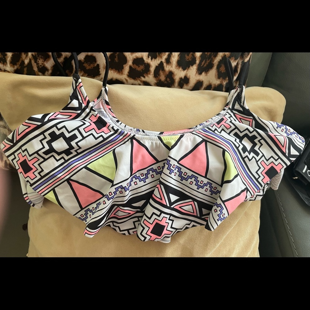 Top color white